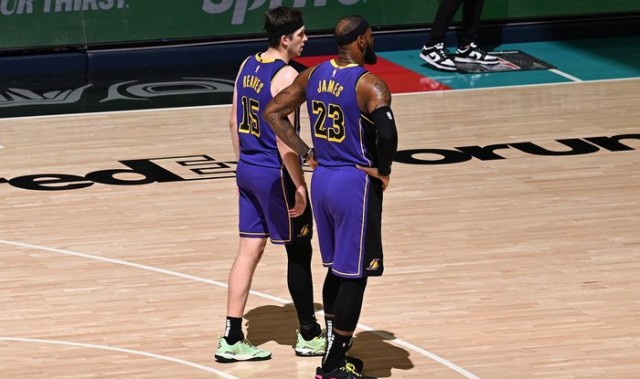 篮球知识-湖人交易补强，里奇保罗施压，如何调整阵容才能争冠？|里夫斯|里奇·保罗|贾伦·杰克逊|本-西蒙斯|洛杉矶湖人队_新浪体育_新浪新闻