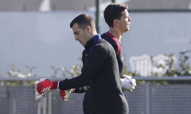 西媒：巴萨准备续约+外租佩尼亚，下家在科莫和塞尔塔二选一